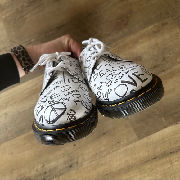 Dr. Martens 1461 Script White Oxford Leather Shoes - Picture 6 of 10